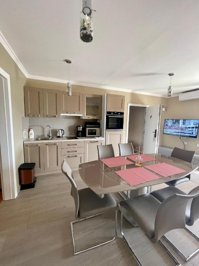 פטרצ'אנה Apartments Prestige מראה חיצוני תמונה