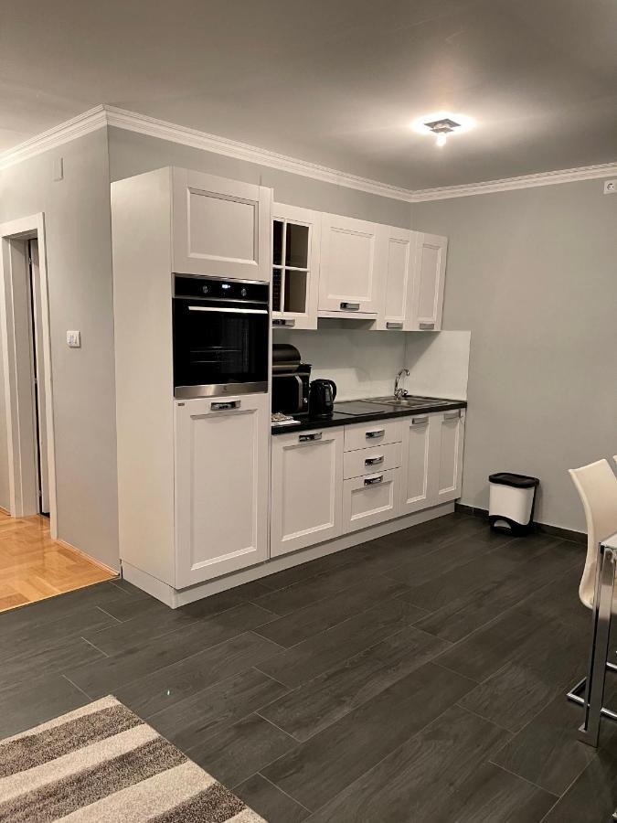 פטרצ'אנה Apartments Prestige מראה חיצוני תמונה
