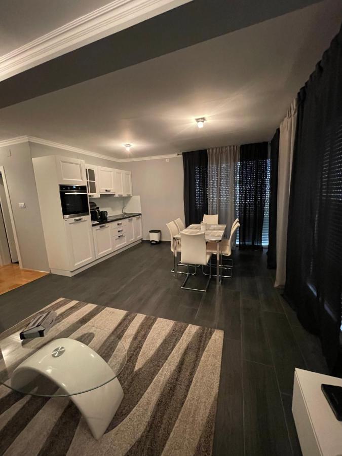 פטרצ'אנה Apartments Prestige מראה חיצוני תמונה