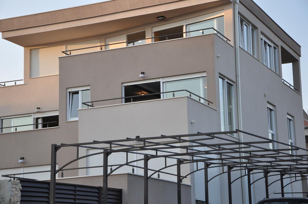 פטרצ'אנה Apartments Prestige מראה חיצוני תמונה