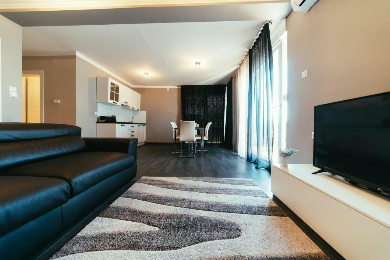 פטרצ'אנה Apartments Prestige מראה חיצוני תמונה