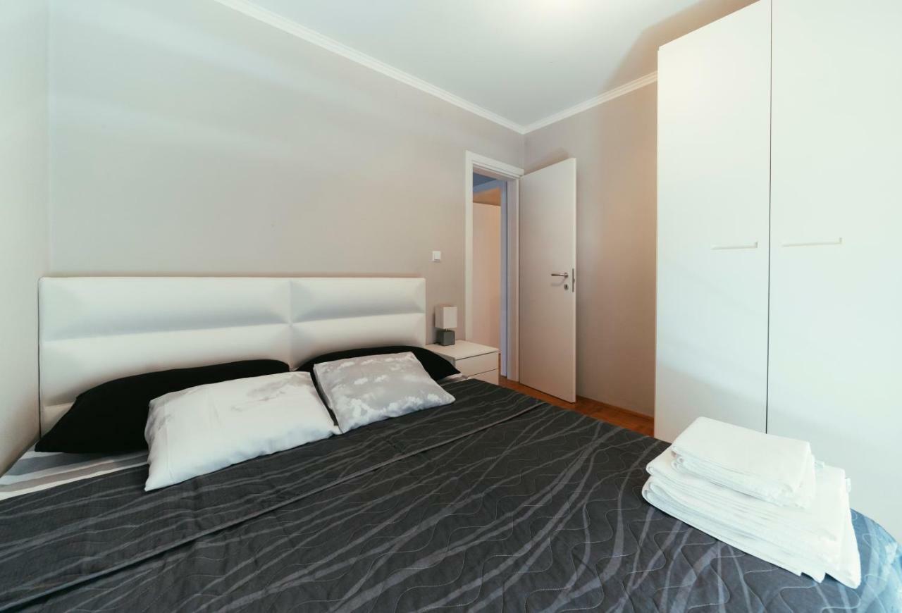 פטרצ'אנה Apartments Prestige מראה חיצוני תמונה