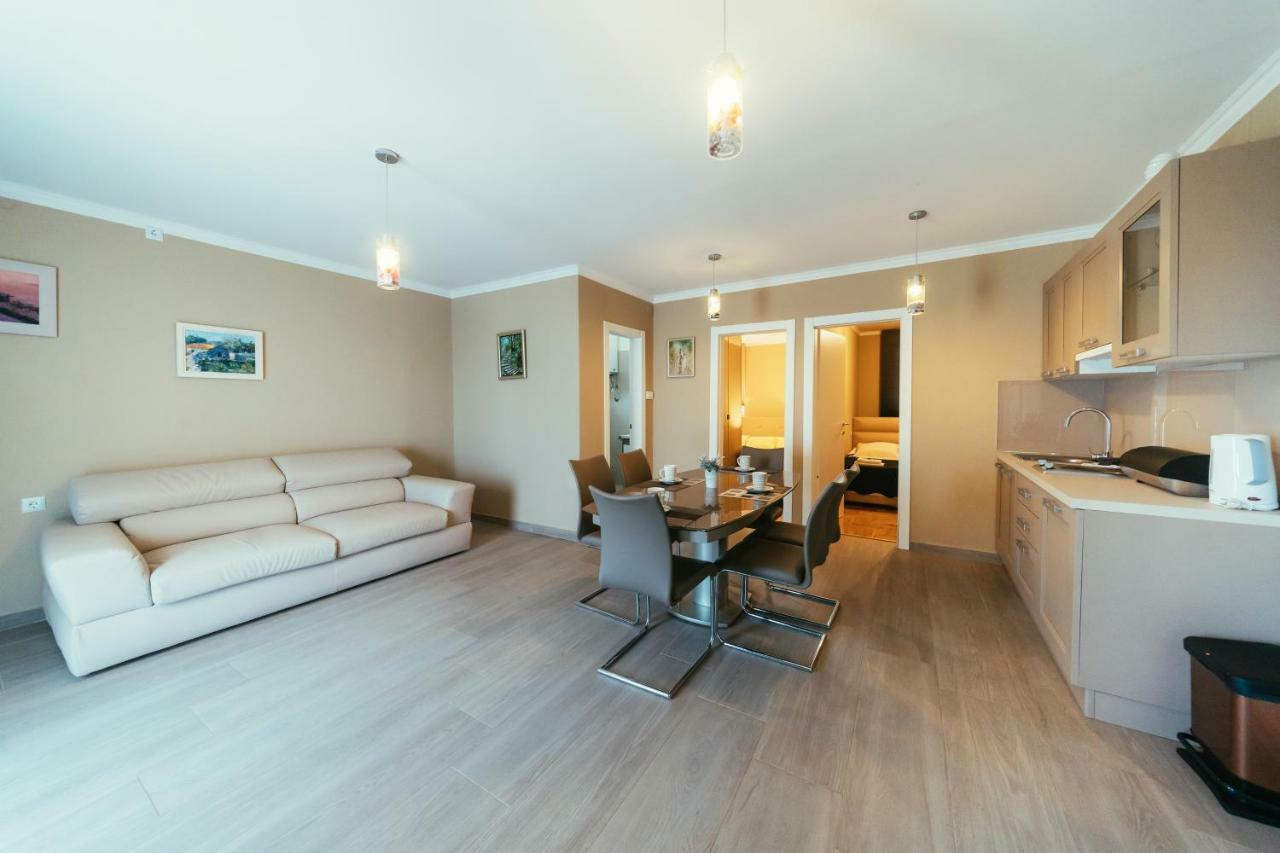 פטרצ'אנה Apartments Prestige מראה חיצוני תמונה