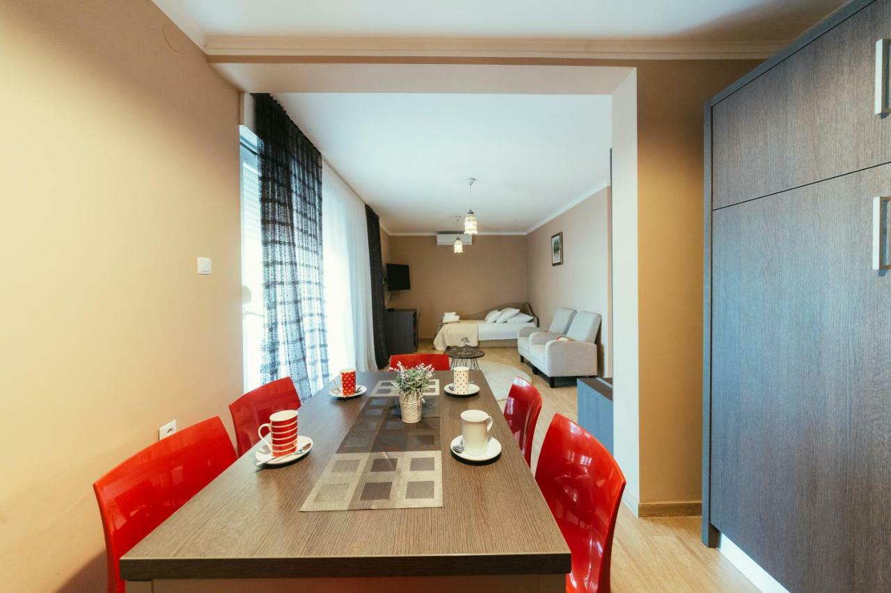 פטרצ'אנה Apartments Prestige מראה חיצוני תמונה