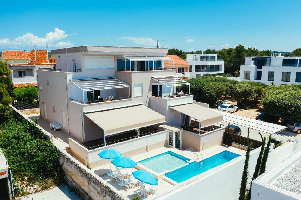 פטרצ'אנה Apartments Prestige מראה חיצוני תמונה